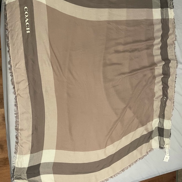 NWT Coach windowpane challis scarf 🧣 /wrap - Picture 3 of 11